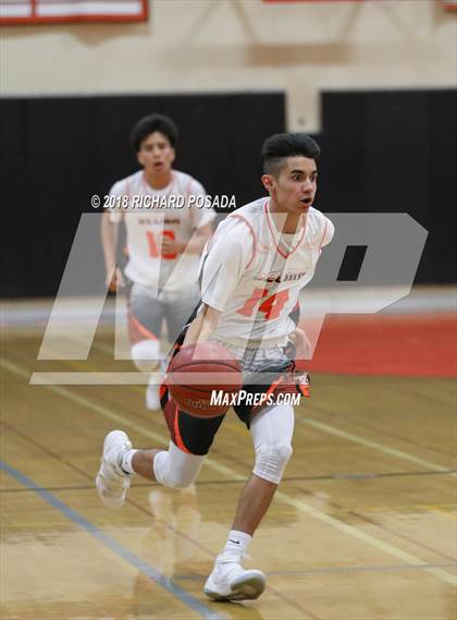 Thumbnail 1 in Selma vs Dinuba photogallery.