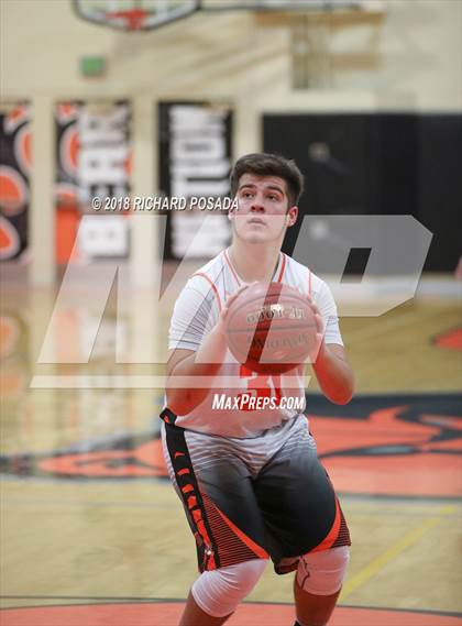 Thumbnail 1 in Selma vs Dinuba photogallery.