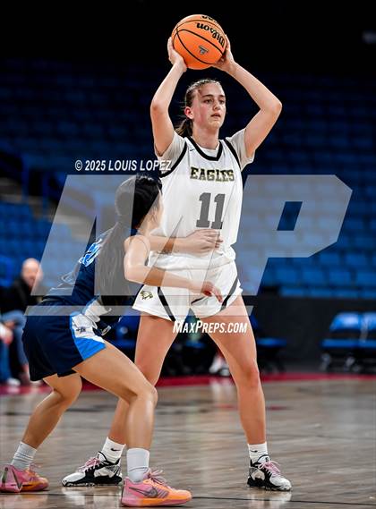 Thumbnail 2 in Oak Park vs. North (CIF SS DIV 2AA Championship) photogallery.