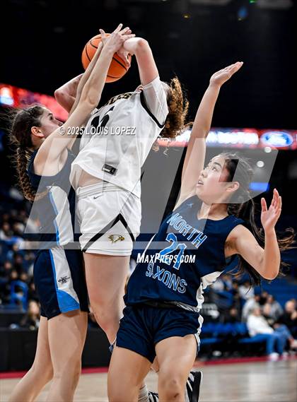 Thumbnail 3 in Oak Park vs. North (CIF SS DIV 2AA Championship) photogallery.