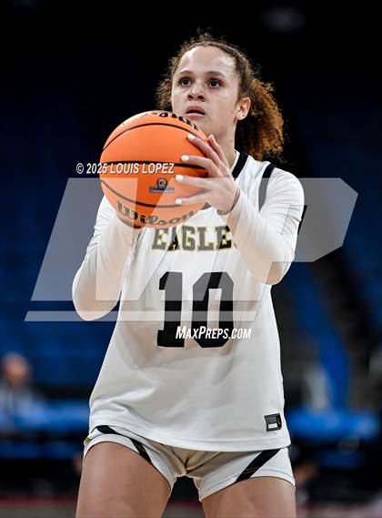 Thumbnail 3 in Oak Park vs. North (CIF SS DIV 2AA Championship) photogallery.