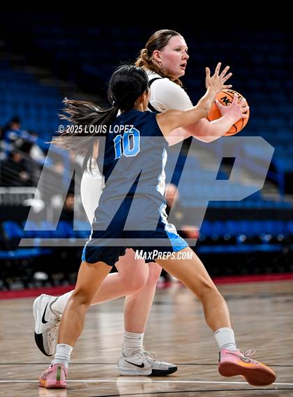 Thumbnail 3 in Oak Park vs. North (CIF SS DIV 2AA Championship) photogallery.