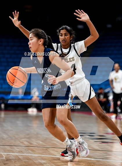 Thumbnail 3 in Oak Park vs. North (CIF SS DIV 2AA Championship) photogallery.