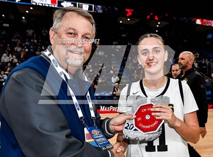 Thumbnail 1 in Oak Park vs. North (CIF SS DIV 2AA Championship) photogallery.