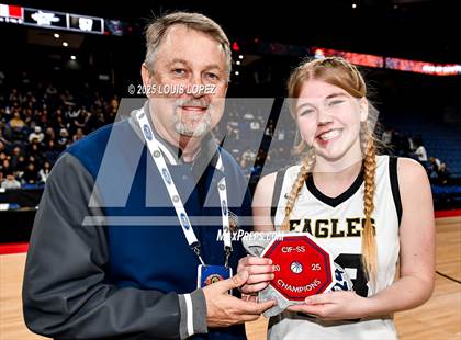 Thumbnail 3 in Oak Park vs. North (CIF SS DIV 2AA Championship) photogallery.