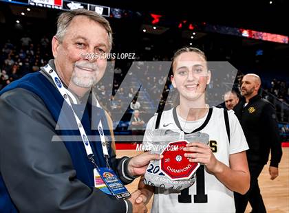 Thumbnail 3 in Oak Park vs. North (CIF SS DIV 2AA Championship) photogallery.