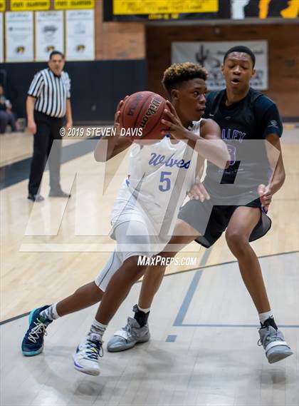 Thumbnail 1 in Chandler vs. Valley Vista (Welcome To The Jungle Holiday Tournament) photogallery.