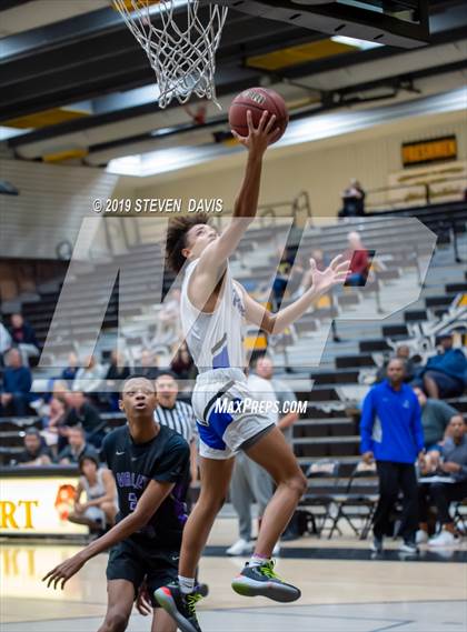 Thumbnail 2 in Chandler vs. Valley Vista (Welcome To The Jungle Holiday Tournament) photogallery.