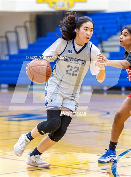 Thumbnail 3 in American vs. Valley Christian photogallery.