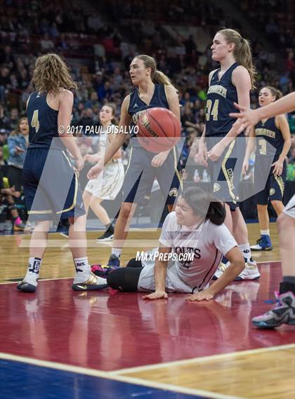 Thumbnail 1 in Evergreen vs. Pueblo South (CHSAA 4A Final) photogallery.