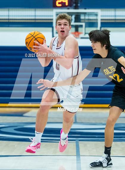 Thumbnail 3 in Cottonwood vs Lone Peak (Corner Canyon Tournament of Champions) photogallery.