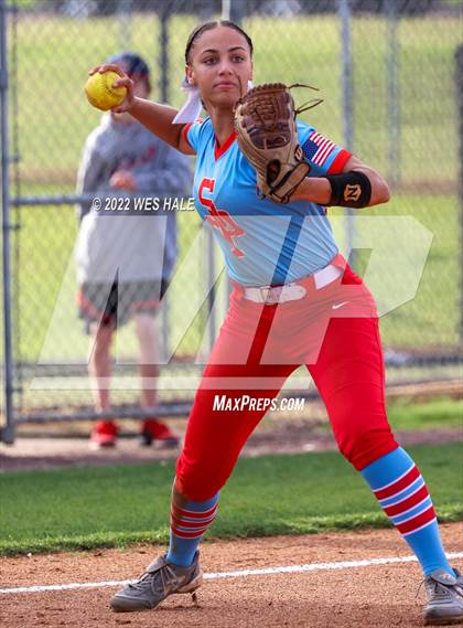 Thumbnail 3 in DeSoto Central vs. South Panola photogallery.