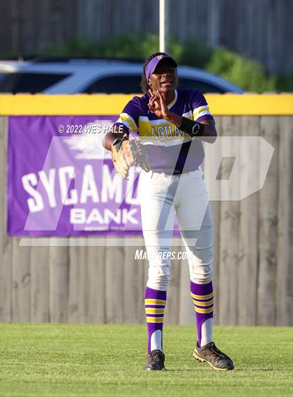 Thumbnail 2 in DeSoto Central vs. South Panola photogallery.