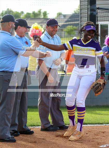 Thumbnail 3 in DeSoto Central vs. South Panola photogallery.