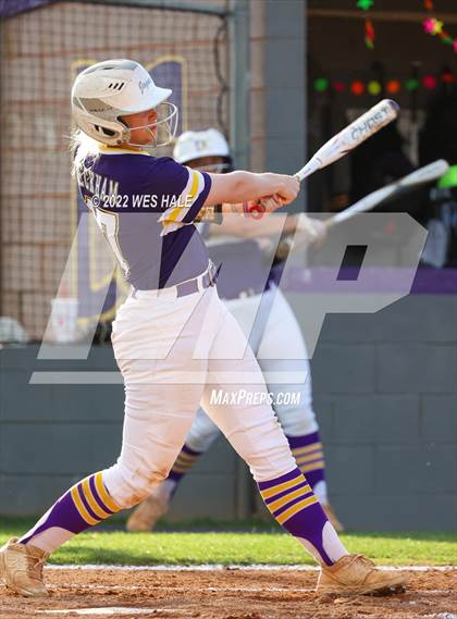 Thumbnail 1 in DeSoto Central vs. South Panola photogallery.