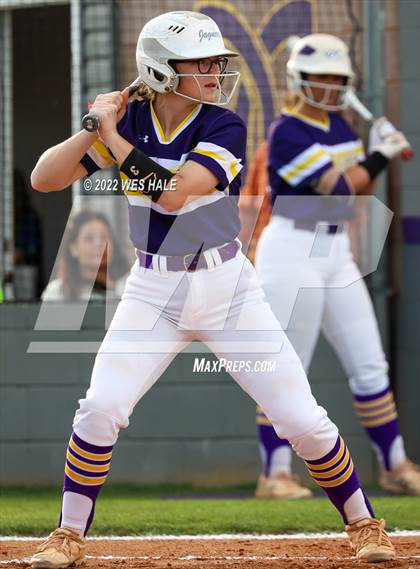Thumbnail 1 in DeSoto Central vs. South Panola photogallery.