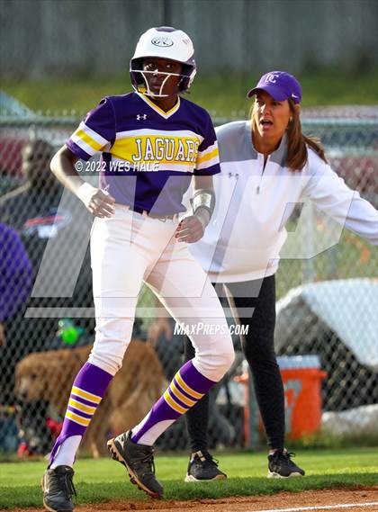 Thumbnail 2 in DeSoto Central vs. South Panola photogallery.