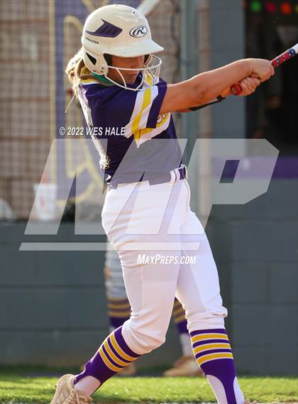 Thumbnail 1 in DeSoto Central vs. South Panola photogallery.
