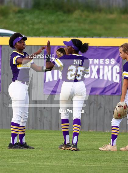 Thumbnail 3 in DeSoto Central vs. South Panola photogallery.