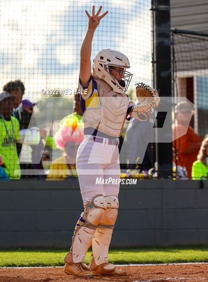 Thumbnail 3 in DeSoto Central vs. South Panola photogallery.