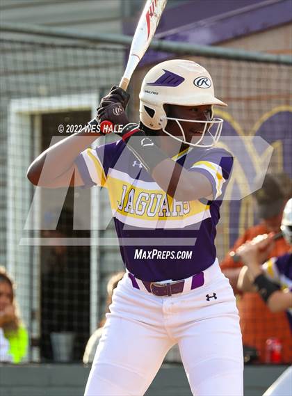 Thumbnail 1 in DeSoto Central vs. South Panola photogallery.