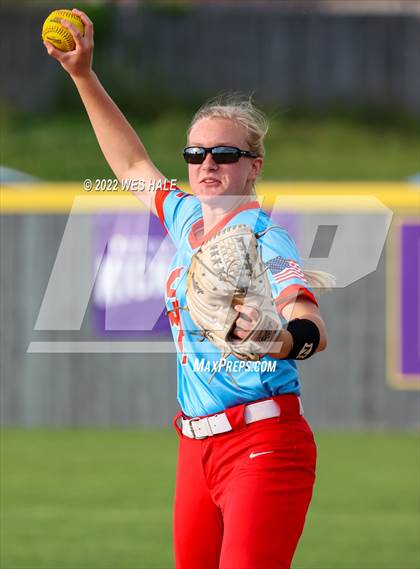 Thumbnail 3 in DeSoto Central vs. South Panola photogallery.
