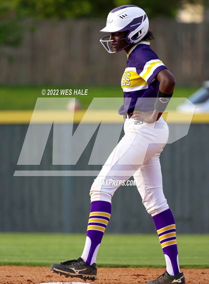 Thumbnail 3 in DeSoto Central vs. South Panola photogallery.