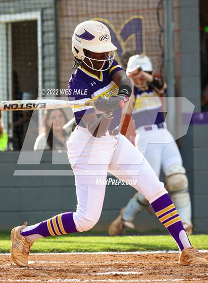 Thumbnail 3 in DeSoto Central vs. South Panola photogallery.