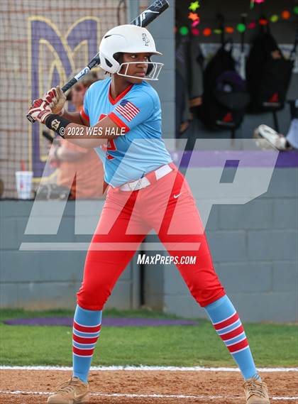 Thumbnail 1 in DeSoto Central vs. South Panola photogallery.