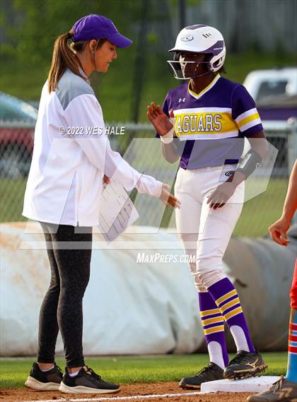 Thumbnail 3 in DeSoto Central vs. South Panola photogallery.