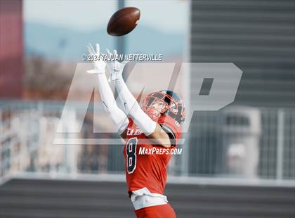 Thumbnail 2 in Twelve Bridges @ Palos Verdes (DIVISION 2–A State Final) photogallery.