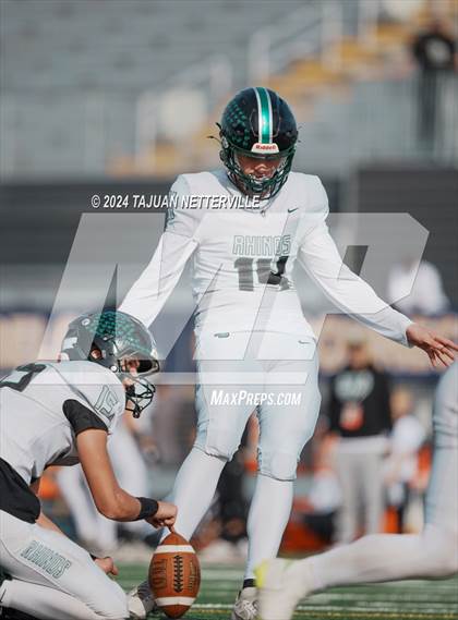 Thumbnail 2 in Twelve Bridges @ Palos Verdes (DIVISION 2–A State Final) photogallery.