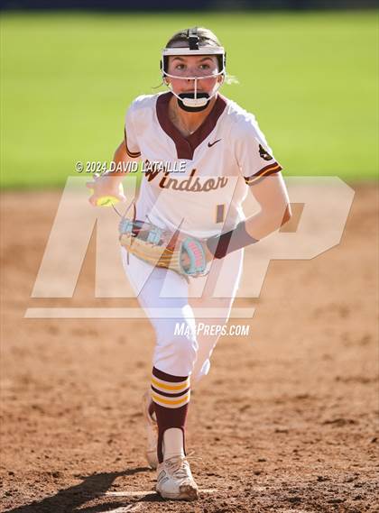 Thumbnail 2 in Northside vs. Windsor photogallery.