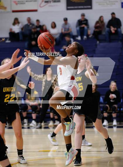 Thumbnail 3 in Union vs. Judge Memorial(UHSAA 3A 2nd Round Playoff) photogallery.