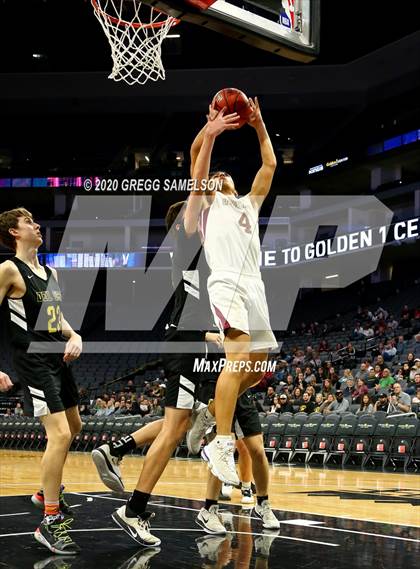 Thumbnail 1 in Whitney vs Del Oro @ Golden 1 Center photogallery.