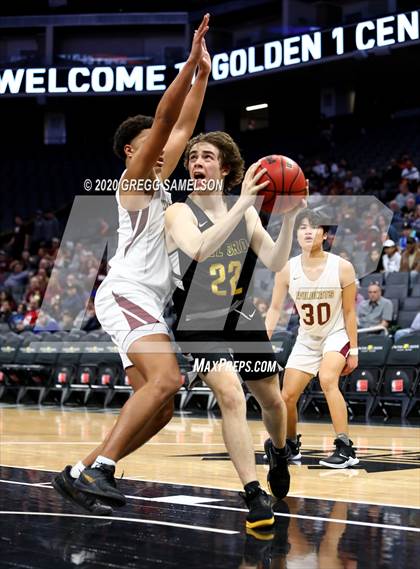 Thumbnail 3 in Whitney vs Del Oro @ Golden 1 Center photogallery.