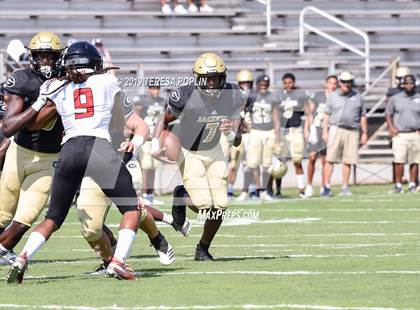 Thumbnail 2 in Greer vs Boiling Springs (The Greer Gridiron Classic) photogallery.