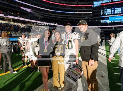 Thumbnail 3 in Whiteface vs. Gordon (UIL 1A Division I Football Final) photogallery.