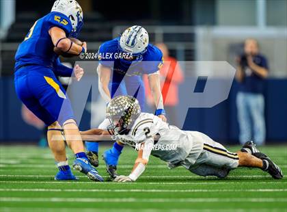 Thumbnail 3 in Whiteface vs. Gordon (UIL 1A Division I Football Final) photogallery.