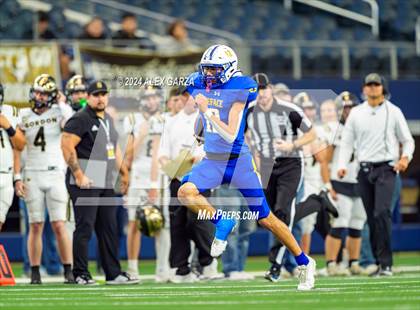 Thumbnail 1 in Whiteface vs. Gordon (UIL 1A Division I Football Final) photogallery.