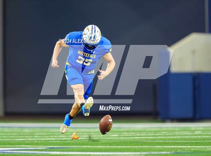 Thumbnail 3 in Whiteface vs. Gordon (UIL 1A Division I Football Final) photogallery.
