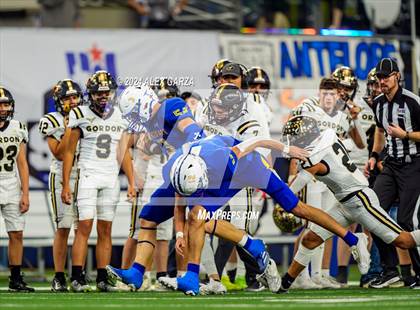 Thumbnail 1 in Whiteface vs. Gordon (UIL 1A Division I Football Final) photogallery.
