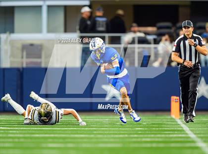 Thumbnail 3 in Whiteface vs. Gordon (UIL 1A Division I Football Final) photogallery.