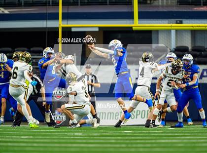 Thumbnail 1 in Whiteface vs. Gordon (UIL 1A Division I Football Final) photogallery.