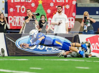 Thumbnail 1 in Whiteface vs. Gordon (UIL 1A Division I Football Final) photogallery.