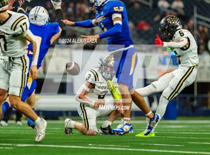 Thumbnail 2 in Whiteface vs. Gordon (UIL 1A Division I Football Final) photogallery.