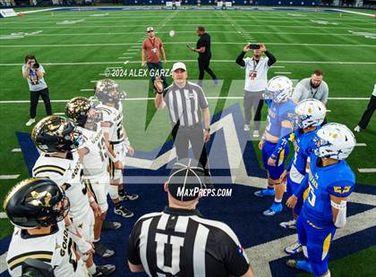 Thumbnail 2 in Whiteface vs. Gordon (UIL 1A Division I Football Final) photogallery.