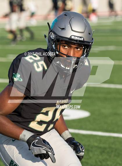 Thumbnail 2 in Long Beach Poly vs Norbonne photogallery.