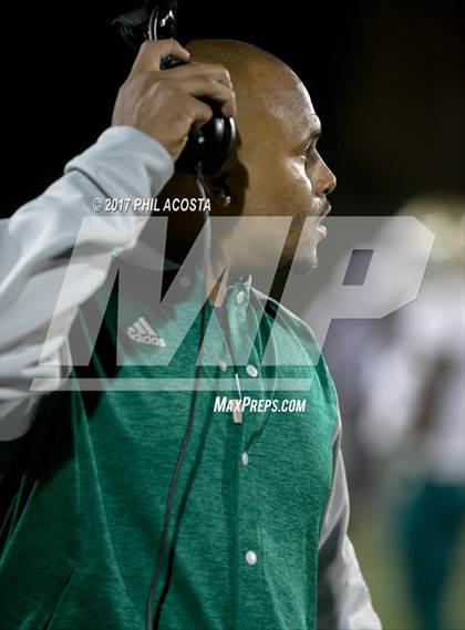Thumbnail 2 in Long Beach Poly vs Norbonne photogallery.