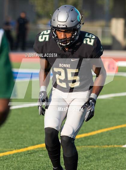 Thumbnail 2 in Long Beach Poly vs Norbonne photogallery.